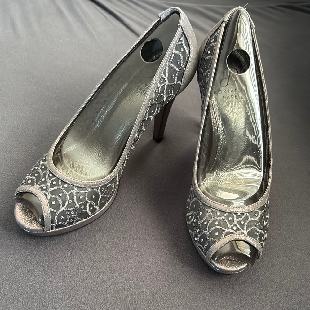 ADRIANNA PAPELL Foxy Gunmetal Sterling Almond Peep Toe Pumps